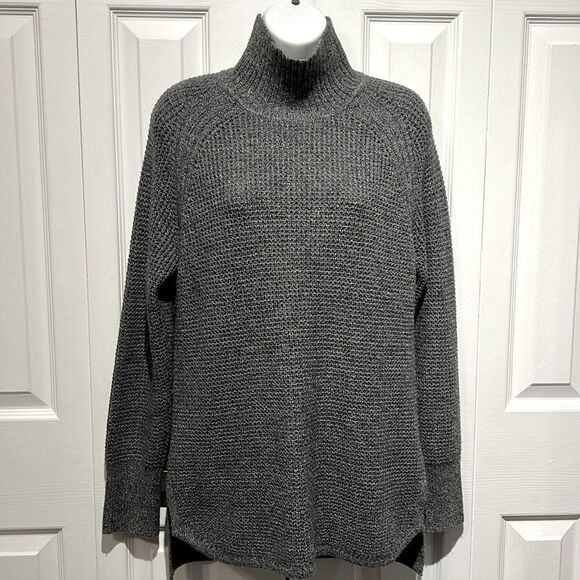 Banana Republic Grey Mock‎ Neck Sweater Size M - Picture 1 of 9
